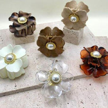 Carregar imagem no visualizador da galeria, Piranha Flor Perola Classica