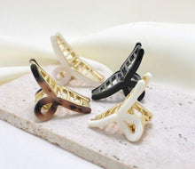 Carregar imagem no visualizador da galeria, Piranha Madam
