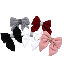 Carregar imagem no visualizador da galeria, Laço Strass
